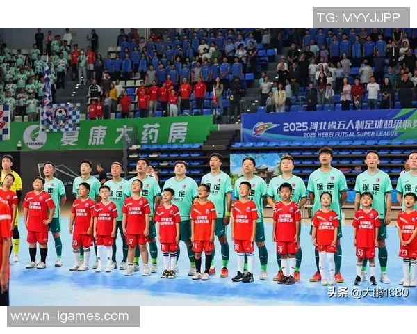 库尔勒足球热潮兴起青少年培养与职业联赛发展并行推进 库尔勒足球热潮兴起青少年培养与职业联赛发展并行推进