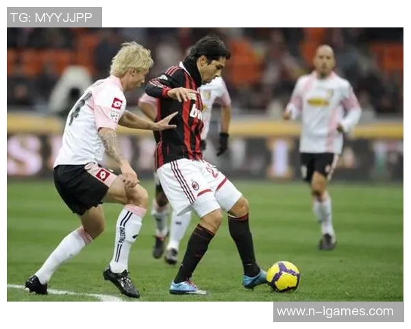 足球背身拿球技巧视频解析助你提升球场表现与控球能力